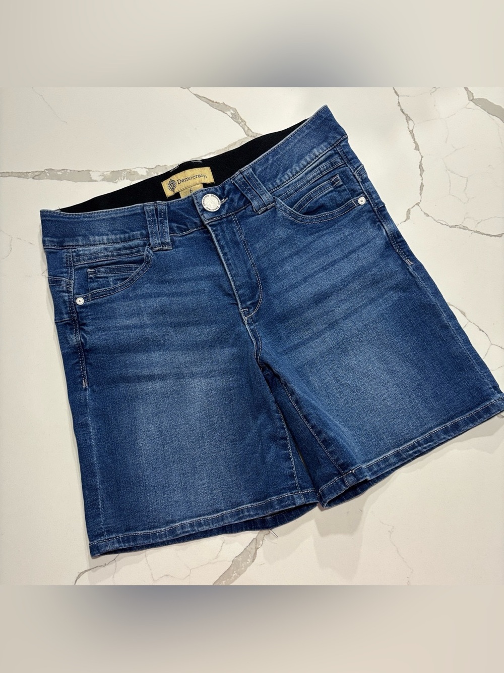 Democracy Dark Wash Blue Stretch Denim Jean Shorts Women’s Size 6 AB Technology